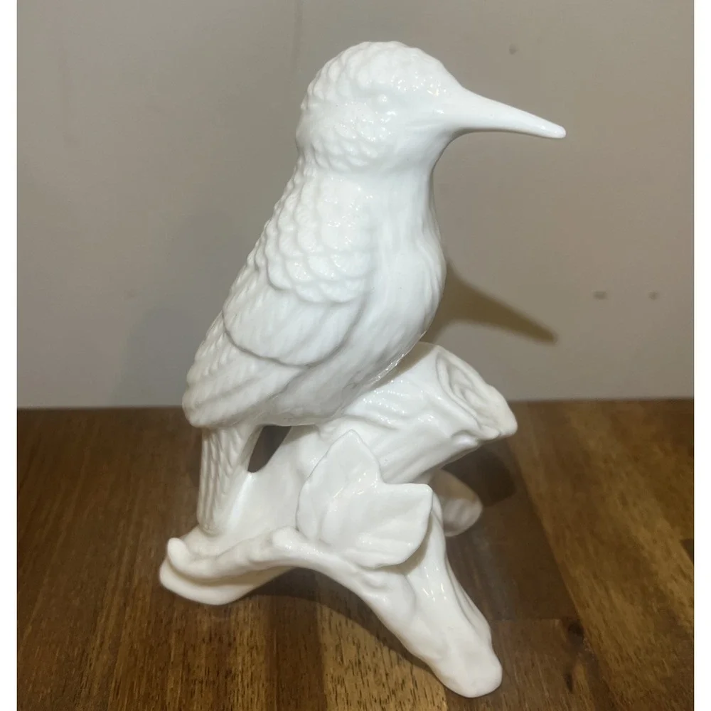 Vintage Hummingbird at Rest Figurine, Glossy White Porcelain Bird 5.5' Cottage